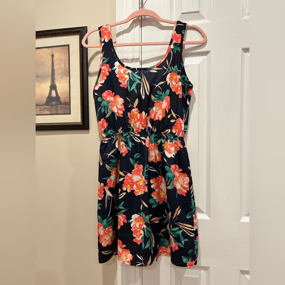 Francesca’s Floral Summer Mini Dress 👗🌸💐